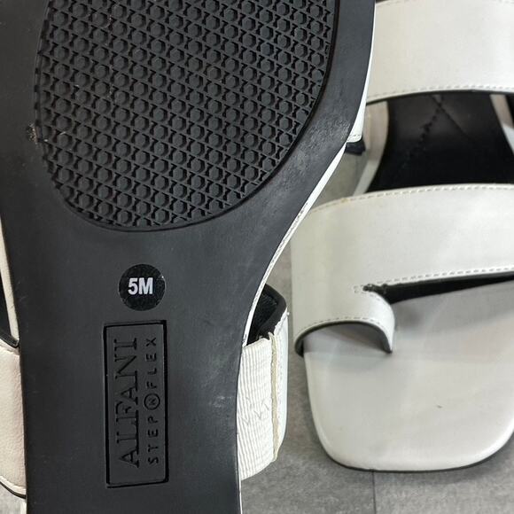 ALFANI Step N' Flex Women's White Baclinii Toe-Loop Cushioned Flat Slide Sandals - Picture 11 of 12